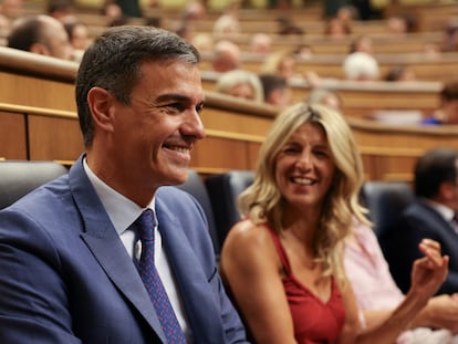 El presidente Pedro Sánchez y la vicepresidenta Yolanda Díaz, en la sesión de constitución de las Cortes el pasado 17 de agosto.