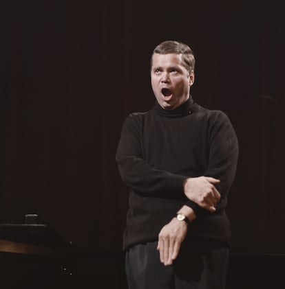 El barítono alemán Dietrich Fischer-Dieskau, hacia 1965.