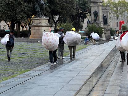 Manteros en plaza Catalu&ntilde;a