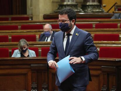 El 'president' en funciones, Pere Aragonès, durante la sesión del Parlament