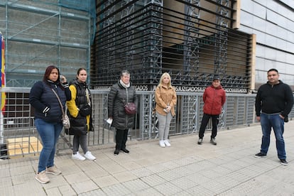 Familiares de víctimas ante los juzgados de León.