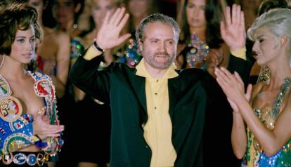 Gianni Versace, al final de un desfile.