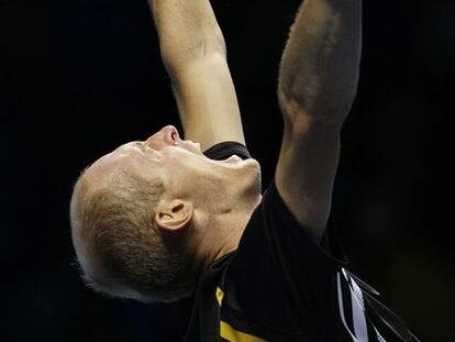 Nikolay Davydenko celebra su triunfo sobre Juan Martín del Potro en la Copa de Maestros.
