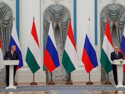 Orbán y Putin comparecen tras su reunión, este martes en Moscú.
