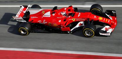 Raikkonen, durante unos entrenamientos en Montmel&oacute;, en febrero.