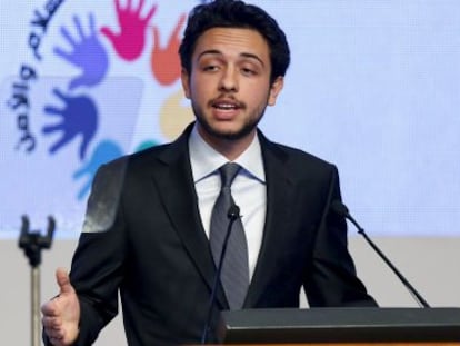 El príncipe jordano Husein bin al Abdulá, en la apertura de un foro internacional, el viernes en Madaba.