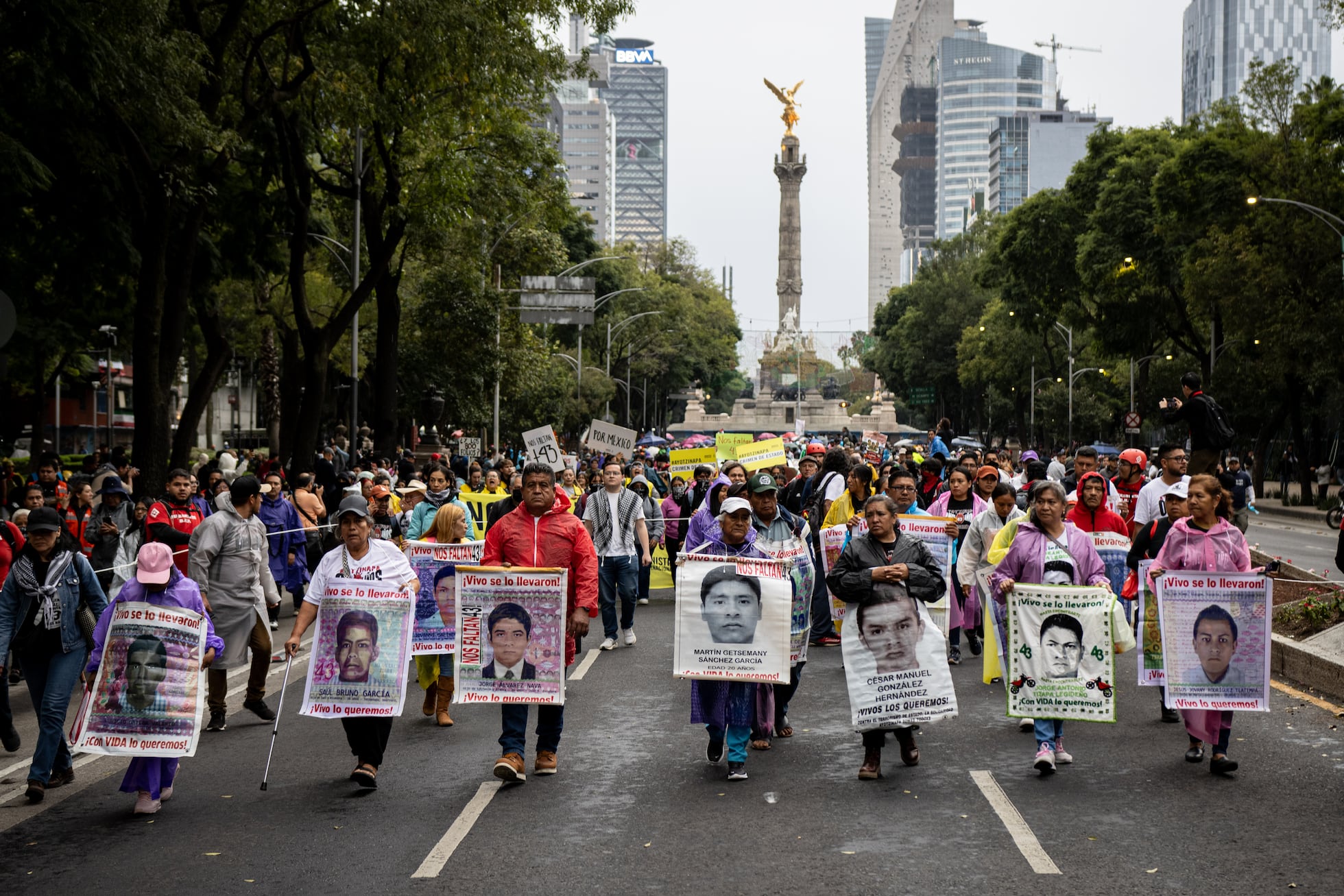 La marcha por los 11 años de la desaparición de los 43 normalistas de ...