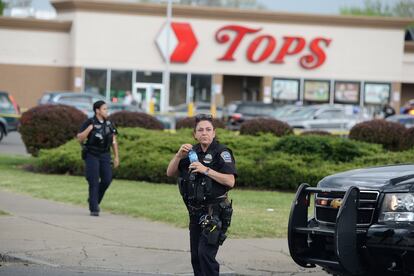 Buffalo Police on scene at a Tops Friendly Market on May 14, 2022 in Buffalo, New York.