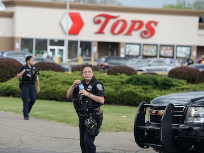 Buffalo Police on scene at a Tops Friendly Market on May 14, 2022 in Buffalo, New York.