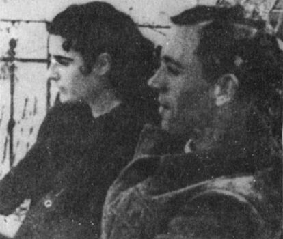 El poeta Miguel Hernández y su esposa Josefina Manresa