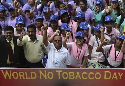 Diversas organizaciones celebran el Día Mundial Sin Tabaco en Bangalore (India).