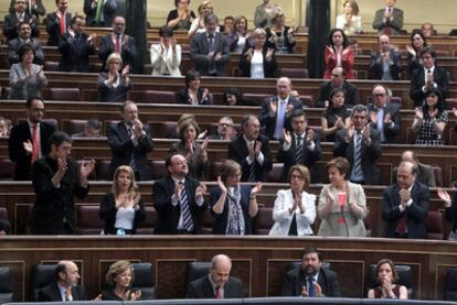 El vicepresidente tercero, Manuel Chaves, durante la sesión de control al Gobierno.