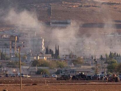 Fumaça após explosão na cidade fronteiriça de Kobane.