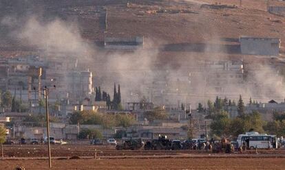 Fumaça após explosão na cidade fronteiriça de Kobane.