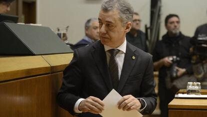 Basque premier Iñigo Urkullu inside the regional parliament.