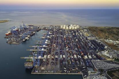 Terminal de contenedores del puerto de Malta.