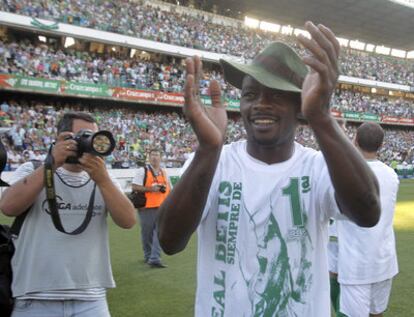 Emaná celebra la victoria del Betis.