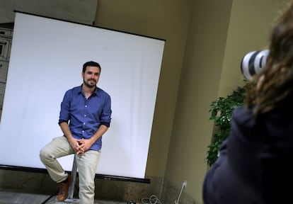 Alberto Garzón, diputado de Unidos Podemos, tras recoger su credencial en el Congreso, el 12 de julio de 2016.