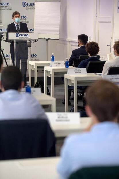 José Ignacio Goirigolzarri durante su conferencia en Deusto Business School.