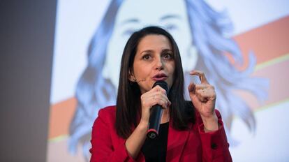 Inés Arrimadas durante el acto de presentación de su candidatura a las primarias de Ciudadanos.
 