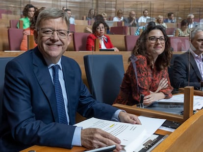 El presidente de la Generalitat, Ximo Puig, y los vicepresidentes Aitana Mas y Héctor Illueca, en el debate de política general en las Cortes valencianas, este martes.