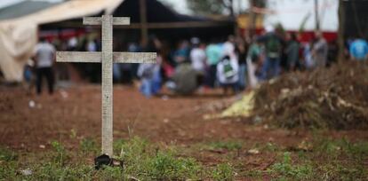 Una cruz por las víctimas de Curuguaty, en Paraguay.