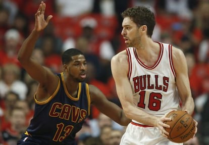 Pau Gasol, ante Tristan Thompson.