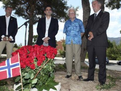 Jan Erik Larsen, Vicente Arques, Johan Galtung y Jan Arild Nilsen, este lunes, durante el homenaje en L&rsquo;Alf&agrave;s. 