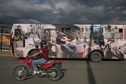 'Diego Pauta: Serie Buses Dedicados', de Geovanny Verdezoto.