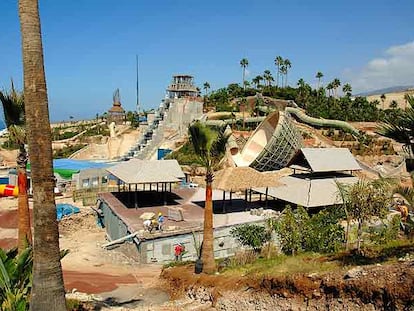 La familia Kiessling ha invertido 50 millones de euros en Siam Park, que se construye en la costa sur de Tenerife.