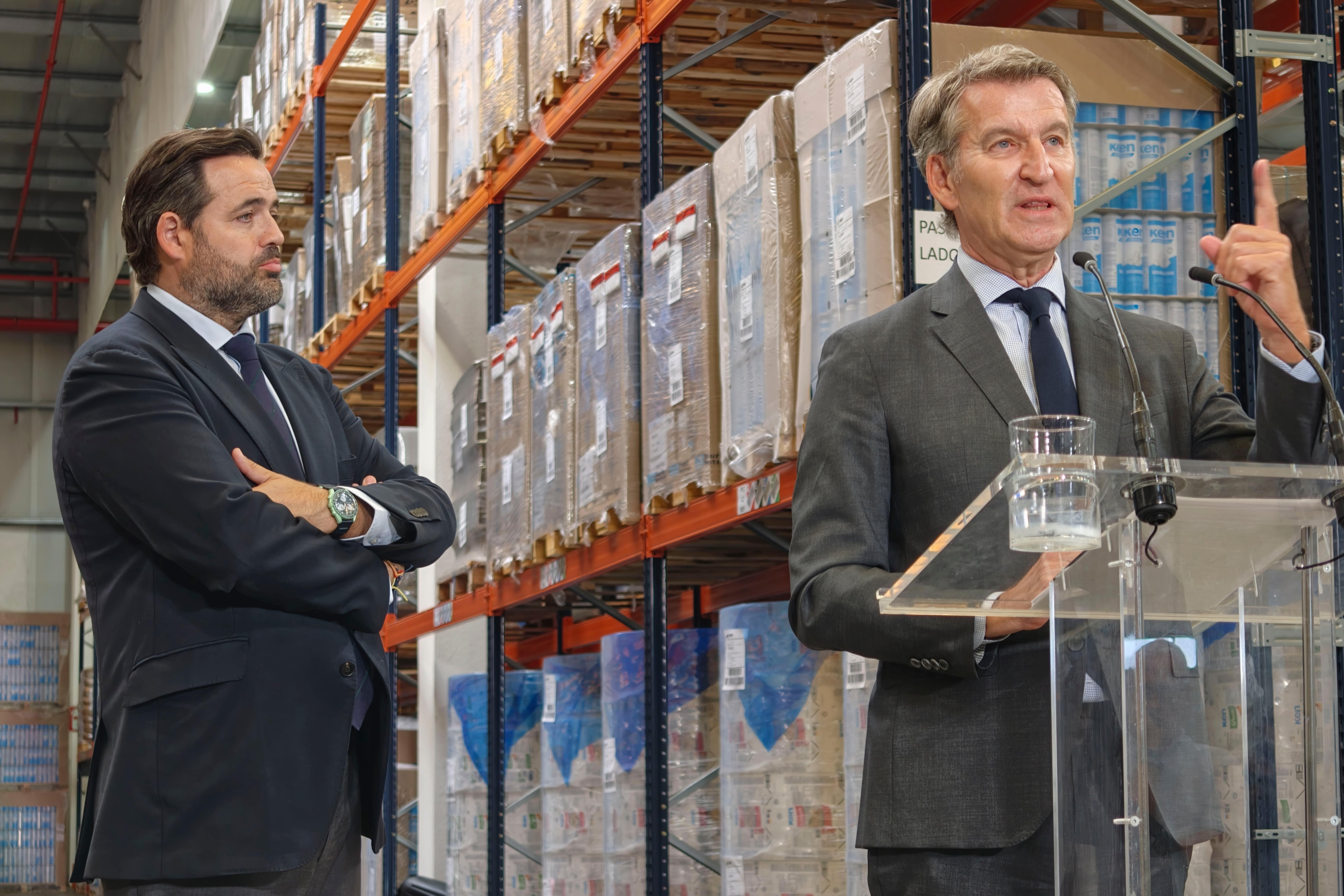 Feijóo pide suprimir el IVA a los alimentos básicos y rebajar el de la energía