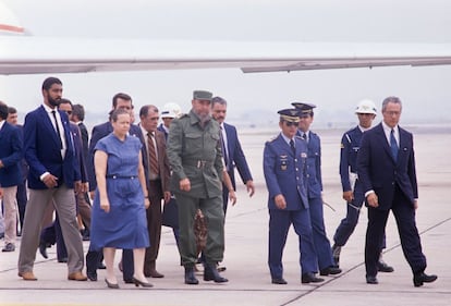 Em 18 de março de 1990, Castro chega ao Rio de Janeiro para uma nova visita ao Brasil.