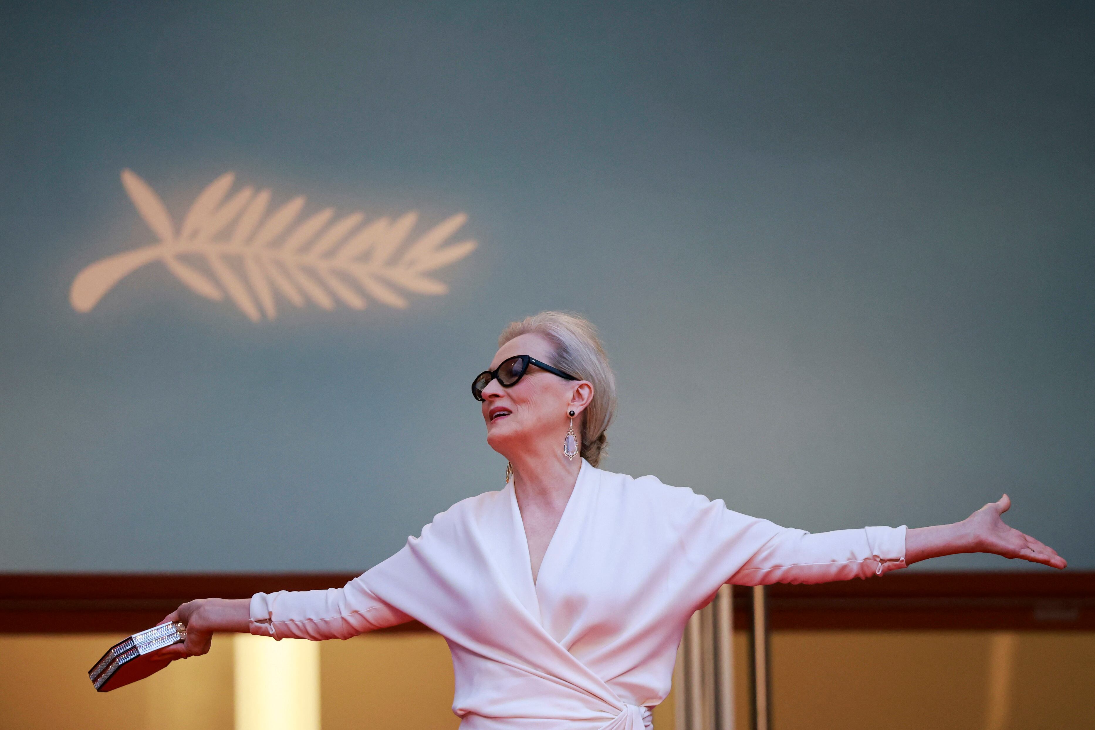 La actriz estadounidense Meryl Streep posa a su llegada a la alfombra roja del Festival de Cannes, el 14 de mayo. 