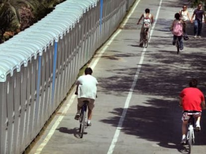 Las calles de Valencia se llenaron con 7.000 urinarios para atender a cerca de dos millones de peregrinos que nunca llegaron.