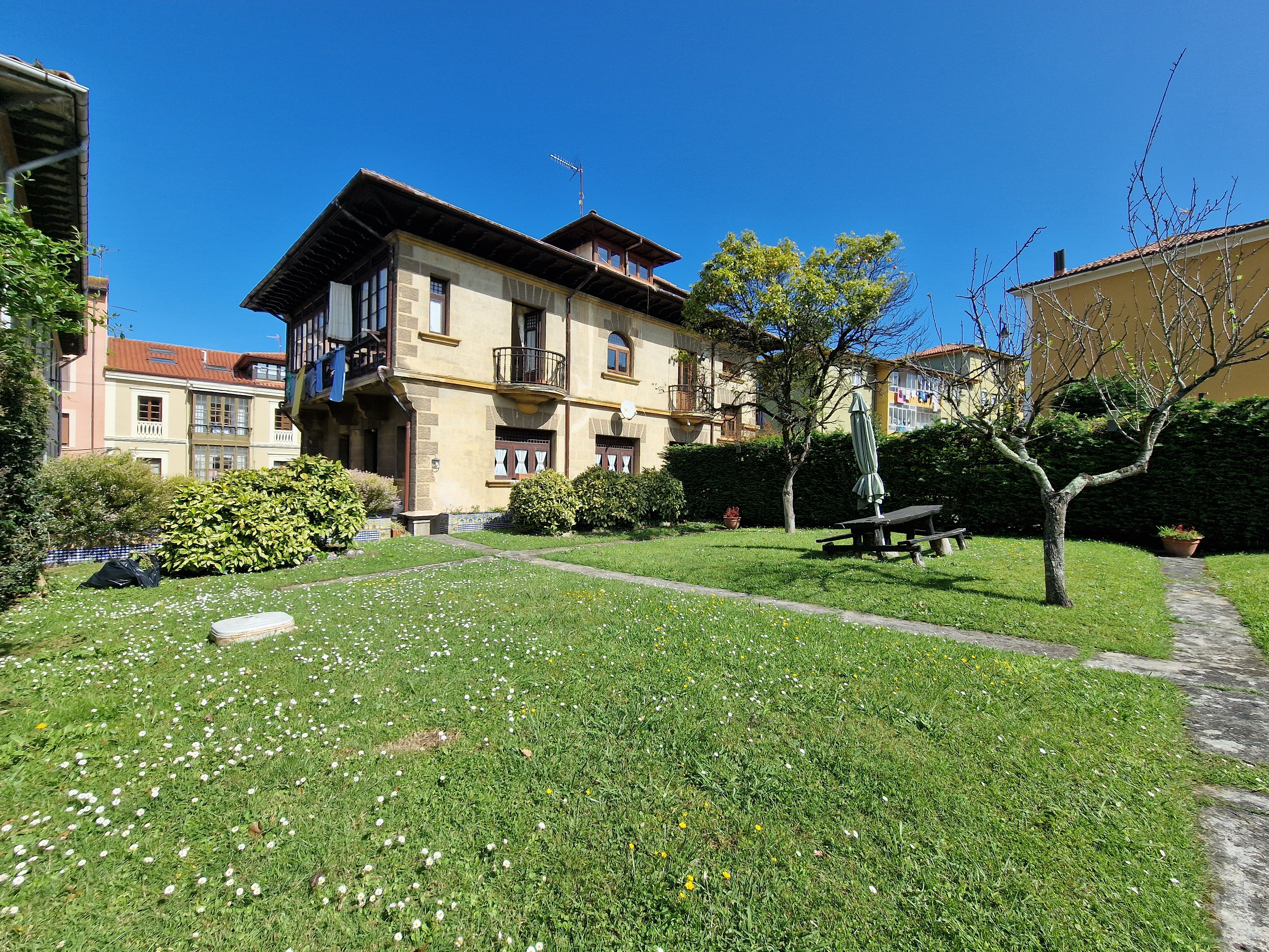 Las tres casas de la semana: oda a la arquitectura abierta y el lujo en Ibiza por 12,5 millones