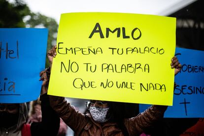 El Gobierno ha cambiado el sistema de compras de medicamentos, lo que ha derivado en escasez de medicinas oncológicas.