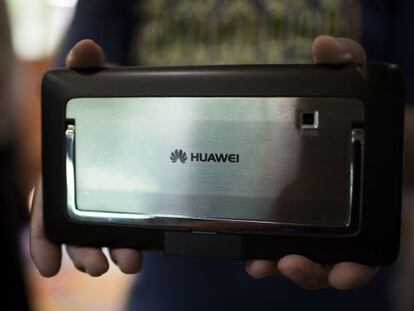 Huawei fabrica equipos de telecomunicaciones y también móviles y tabletas.