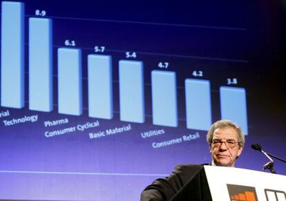 El presidente de Telefónica, César Alierta, durante una conferencia.