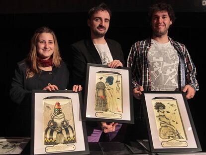 El director del certamen, Josemi Beltran, (centro) junto a dos miembros del jurado en la presentación del palmarés de premios.