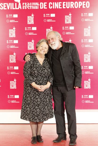 María Galiana y Carlos Álvarez-Novoa, ayer en Sevilla.