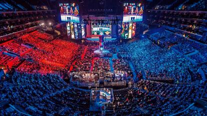 En 2015, los eSports generaron 545 millones de euros. En la imagen, el Staples Center angelino durante la final de 'League of Legends'. 