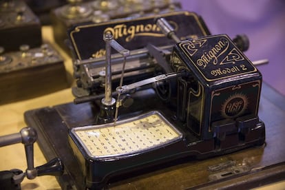 Máquina de escribir Mignon, fabricada por la empresa alemana AEG desde 1904 hasta 1934, en la anterior edición de Almoneda.
