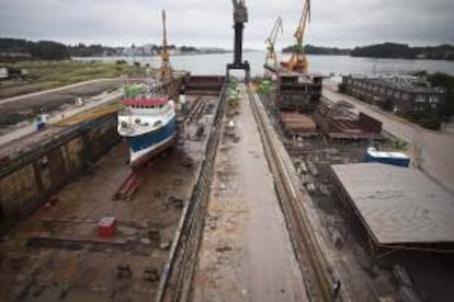La plantilla de Astilleros de Santander (Astander) ha comenzado la transformación del barco pesquero, en la imagen, de una naviera canadiense en buque-factoría.