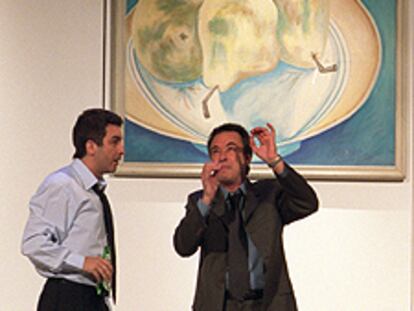 De izquierda a derecha, Ricardo Darín y Óscar Martínez, en un ensayo de la obra 'Art'.