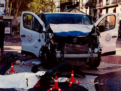Furgoneta en las Ramblas de Barcelona tras los atentados . foto del Sumario