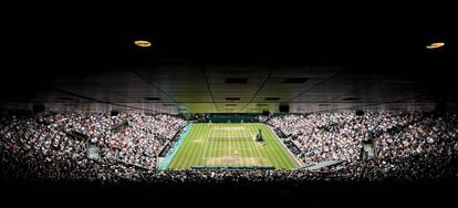 Vista general de la pista donde se está disputando la final femenina de Wimbledon.