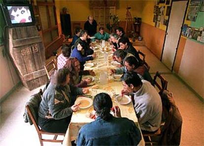 Comedor del centro social Pablo Neruda, en el distrito de Vallecas.