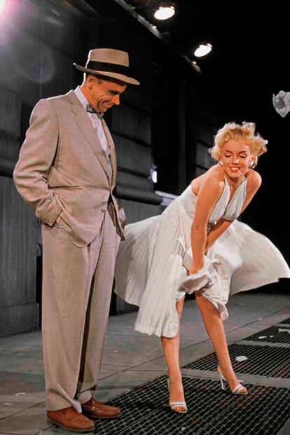 Bill Travilla creó el vestido plisado de Marilyn Monroe en La tentación vive arriba. 