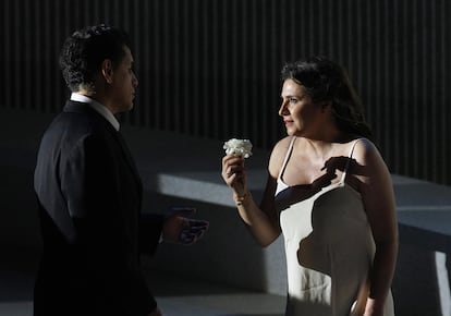 Ein weiterer Moment aus „La Traviata“ mit Sabina Puértolas, am 20. Juli 2025 im Teatro Real in Madrid.