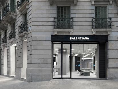 Así es la nueva tienda de Balenciaga en Barcelona.